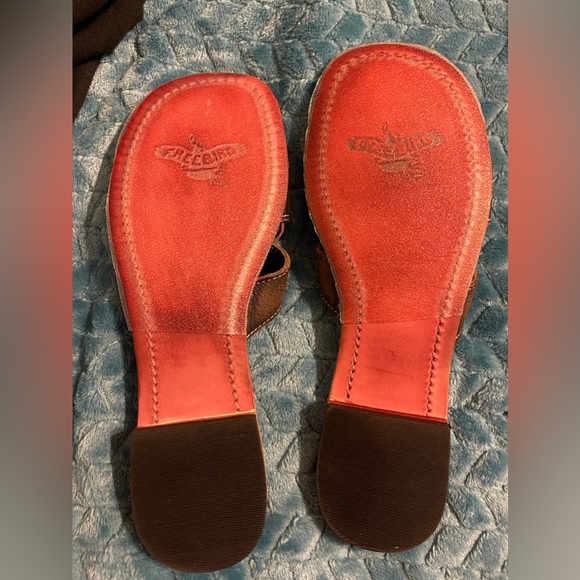 Never worn Freebird sawyer sandals size 9 - Picture 2 of 3